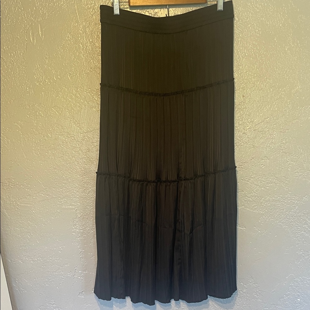 Chic Black Midi Skirt
